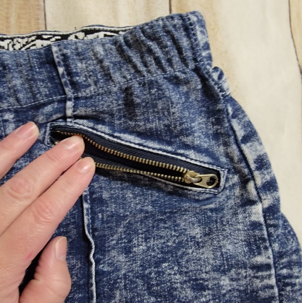 Blue Spice Elastic Jean Shorts size M - Picture 4 of 5